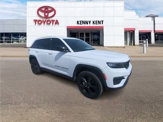 Used 2023 Jeep Grand Cherokee Limited w/ Black Appearance Package video 1