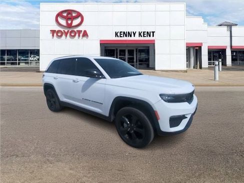 Used 2023 Jeep Grand Cherokee Limited w/ Black Appearance Package image 1