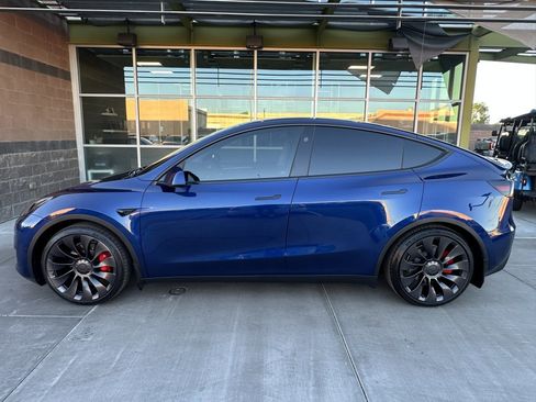 Used 2023 Tesla Model Y Performance image 6