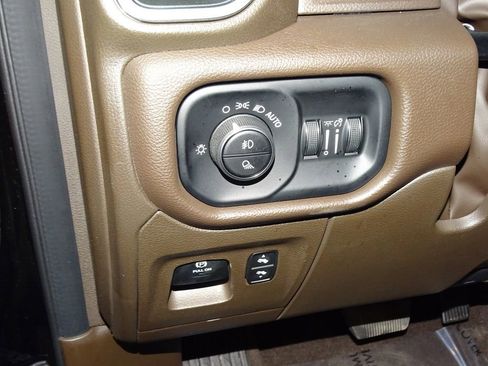 Used 2025 RAM 1500 Laramie image 18