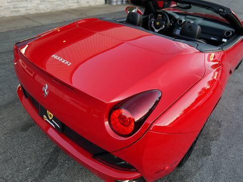 Used 2014 Ferrari California image 82