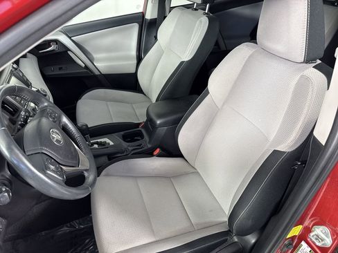 Used 2017 Toyota RAV4 XLE image 18