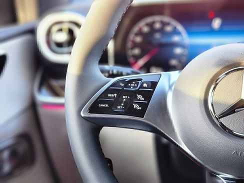 Certified 2026 Mercedes-Benz GLC 300 4MATIC image 29