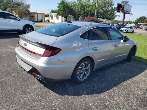 Used 2021 Hyundai Sonata SEL FWD image 4