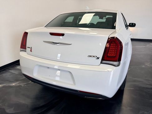 Used 2018 Chrysler 300 S w/ 300S Alloy Package AWD/4WD image 6