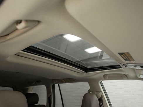 Used 2021 Lexus GX 460 Premium w/ Premium Package image 25