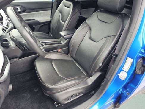 Used 2023 Jeep Compass Latitude image 13