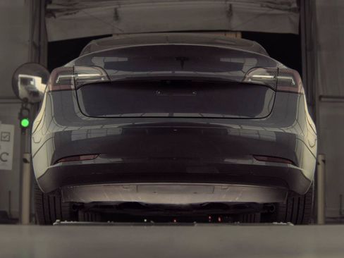 Used 2022 Tesla Model 3 Long Range AWD/4WD image 8