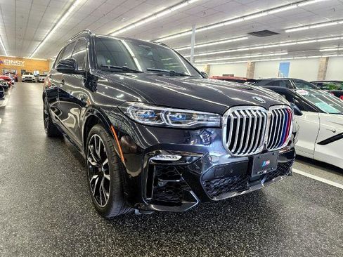 Used 2019 BMW X7 xDrive50i w/ M Sport Package image 3