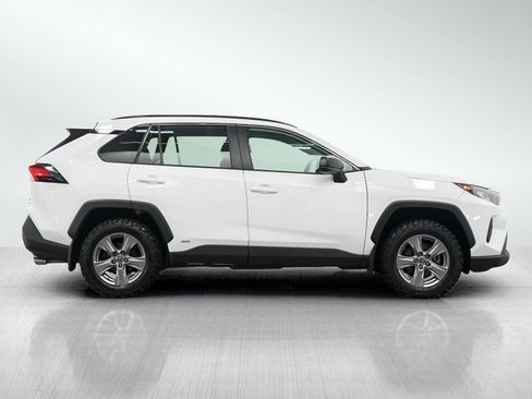 Used 2022 Toyota RAV4 LE AWD/4WD image 6