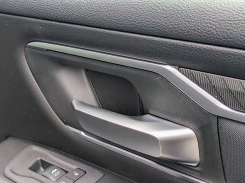 New 2026 RAM 1500 4x4 Crew Cab image 32