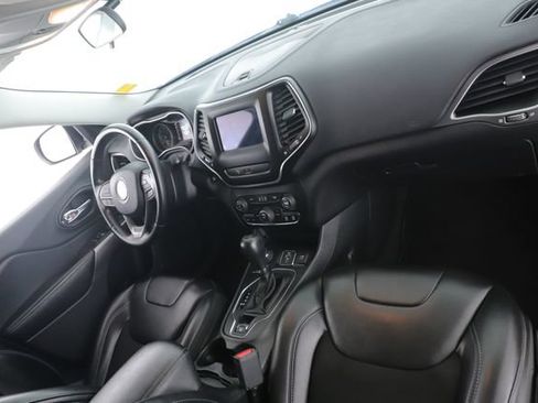 Used 2020 Jeep Cherokee Latitude Plus AWD/4WD image 30