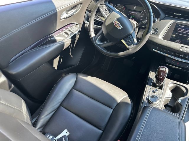 Used 2023 Cadillac XT4 Luxury w/ Cold Weather Package AWD/4WD image 24