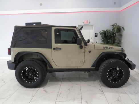 Used 2017 Jeep Wrangler Sport AWD/4WD image 2