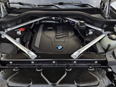 Certified 2022 BMW X7 xDrive40i w/ Premium Package image 12