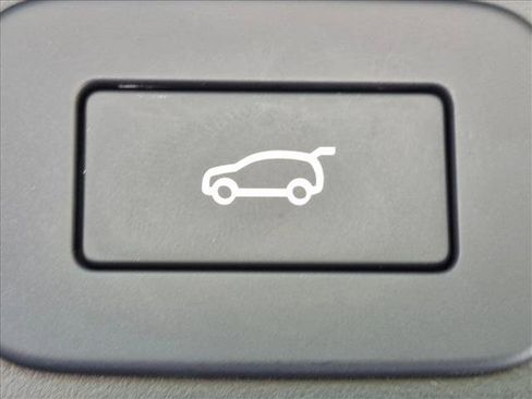 Used 2025 Land Rover Range Rover SE AWD/4WD image 18