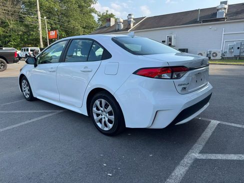 Used 2021 Toyota Corolla LE image 7