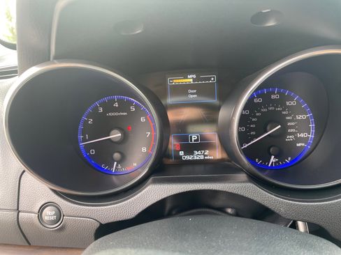 Used 2017 Subaru Outback 2.5i Touring w/ Popular Package #5A image 3