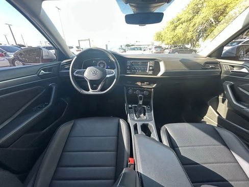 Used 2023 Volkswagen Jetta SE FWD image 10