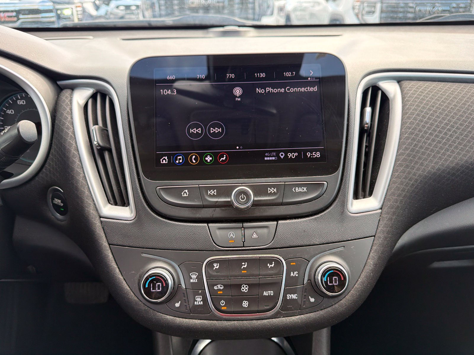 Used 2023 Chevrolet Malibu LT FWD image 10