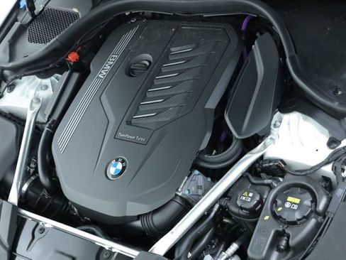 Used 2023 BMW 540i w/ Convenience Package image 9