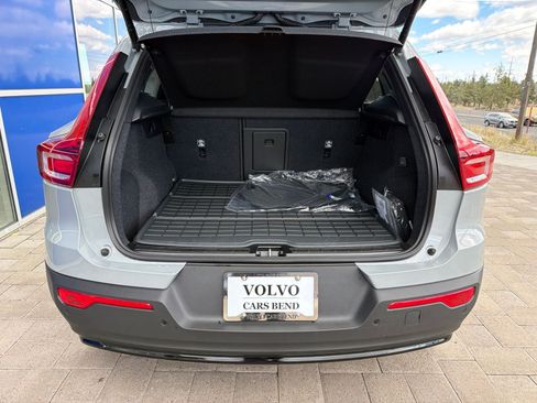 New 2026 Volvo XC40 B5 Plus w/ Protection Package Premier AWD/4WD image 9