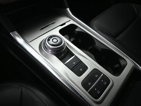 Certified 2020 Ford Explorer XLT w/ Equipment Group 202A image 31