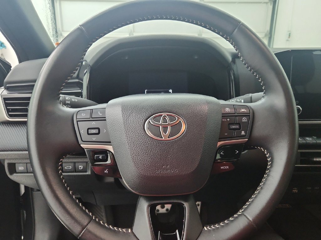 Used 2026 Toyota Camry SE FWD image 24