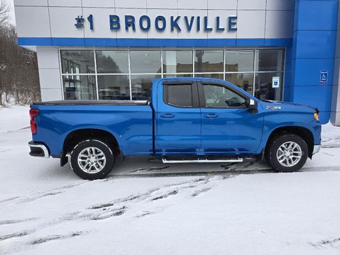 Used 2023 Chevrolet Silverado 1500 LT w/ Z71 Off-Road Package image 9