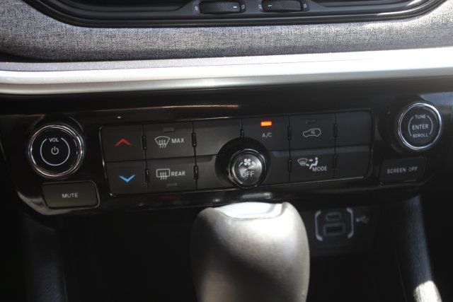 Used 2024 Jeep Compass Latitude AWD/4WD image 9