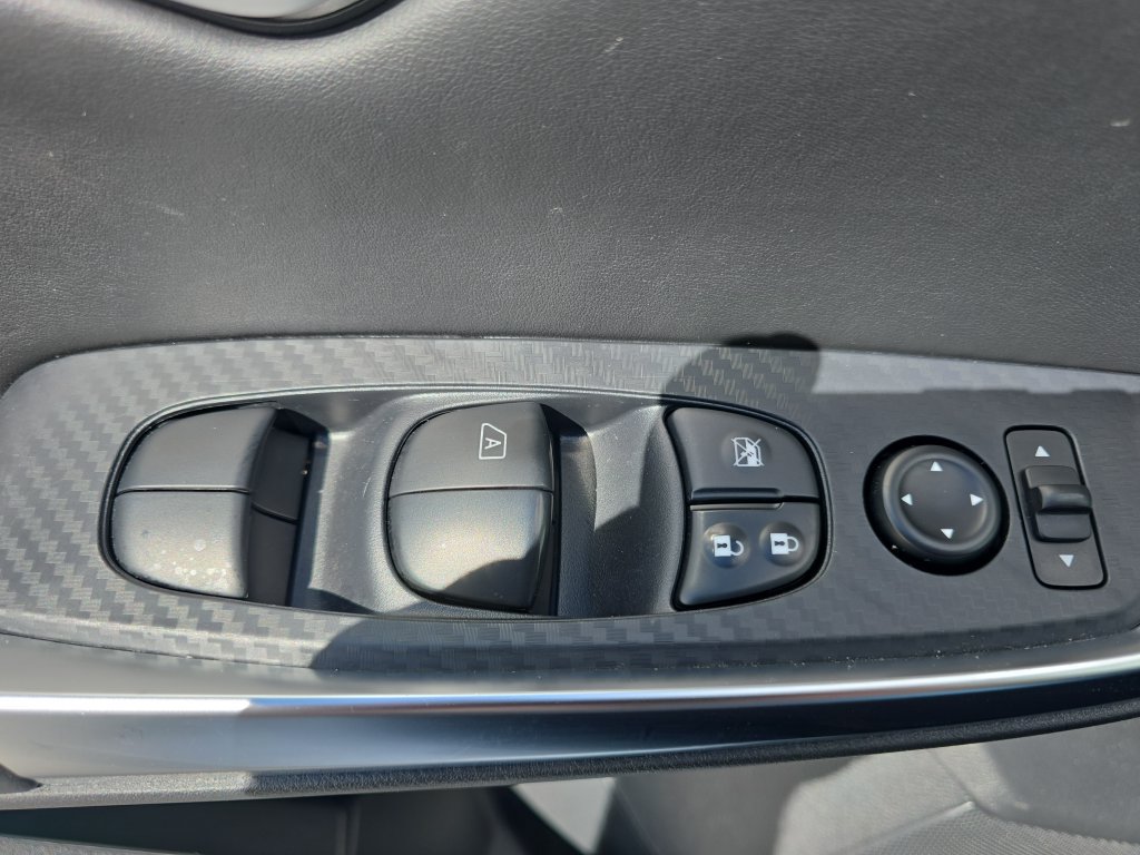 Used 2024 Nissan Sentra SR FWD image 29