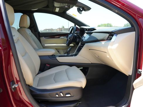 Used 2018 Cadillac XT5 Luxury w/ Driver Awareness Package FWD image 25
