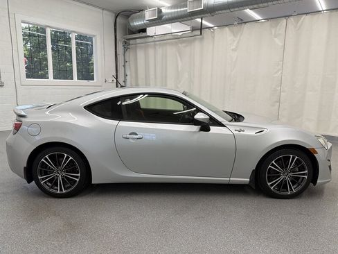 Used 2013 Scion FR-S RWD image 4