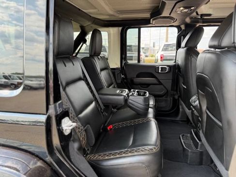 Used 2021 Jeep Wrangler Unlimited Sahara AWD/4WD image 15