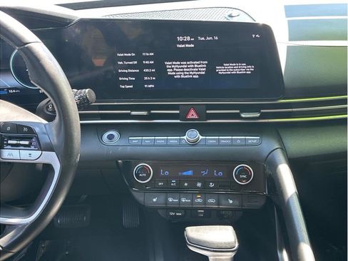 Used 2023 Hyundai Elantra SEL w/ Convenience Package FWD image 17
