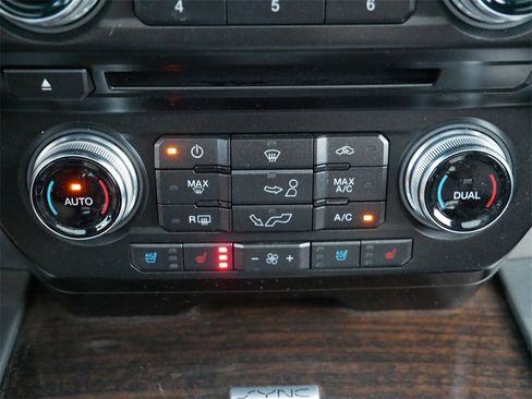 Used 2016 Ford F150 Platinum w/ Equipment Group 701A Luxury image 21