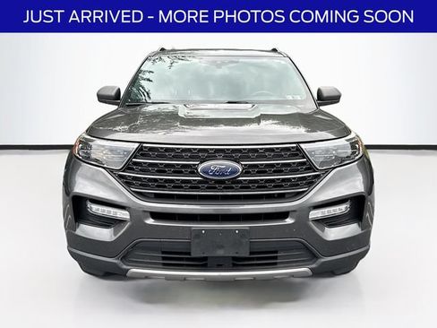 Used 2020 Ford Explorer XLT w/ Equipment Group 202A AWD/4WD image 2