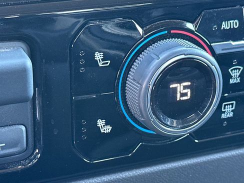 Certified 2025 Chevrolet Silverado 1500 LT image 30