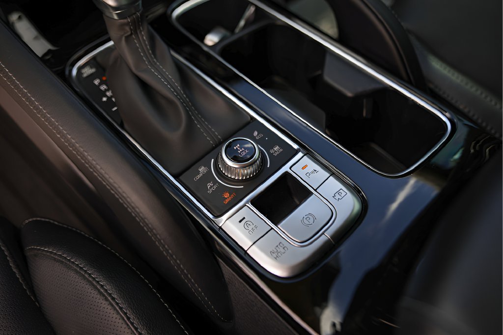 Used 2025 Kia Telluride SX w/ SX Captain's Chair Package AWD/4WD image 23