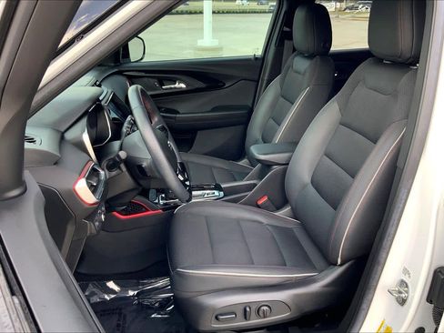 Used 2021 Chevrolet TrailBlazer RS w/ Technology Package image 7