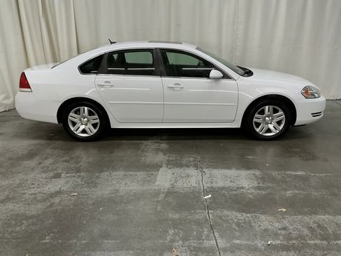Used 2014 Chevrolet Impala LT w/ LT Sunroof Package image 2