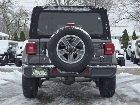 Used 2018 Jeep Wrangler Unlimited Sahara image 27