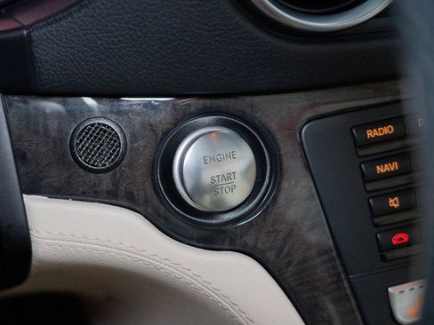 Used 2013 Mercedes-Benz SL 550 image 37