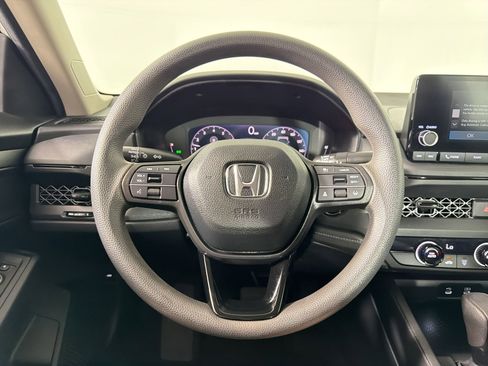 Used 2025 Honda Accord LX image 16