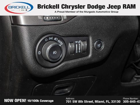 Used 2019 Jeep Cherokee Limited image 29