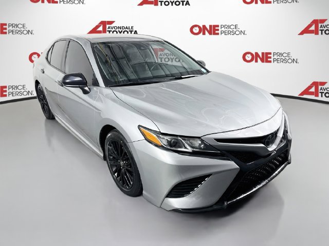 Used 2020 Toyota Camry SE w/ Carpet Mat Package FWD image 1