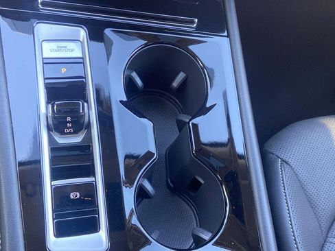 Used 2024 Volkswagen Atlas SE image 37