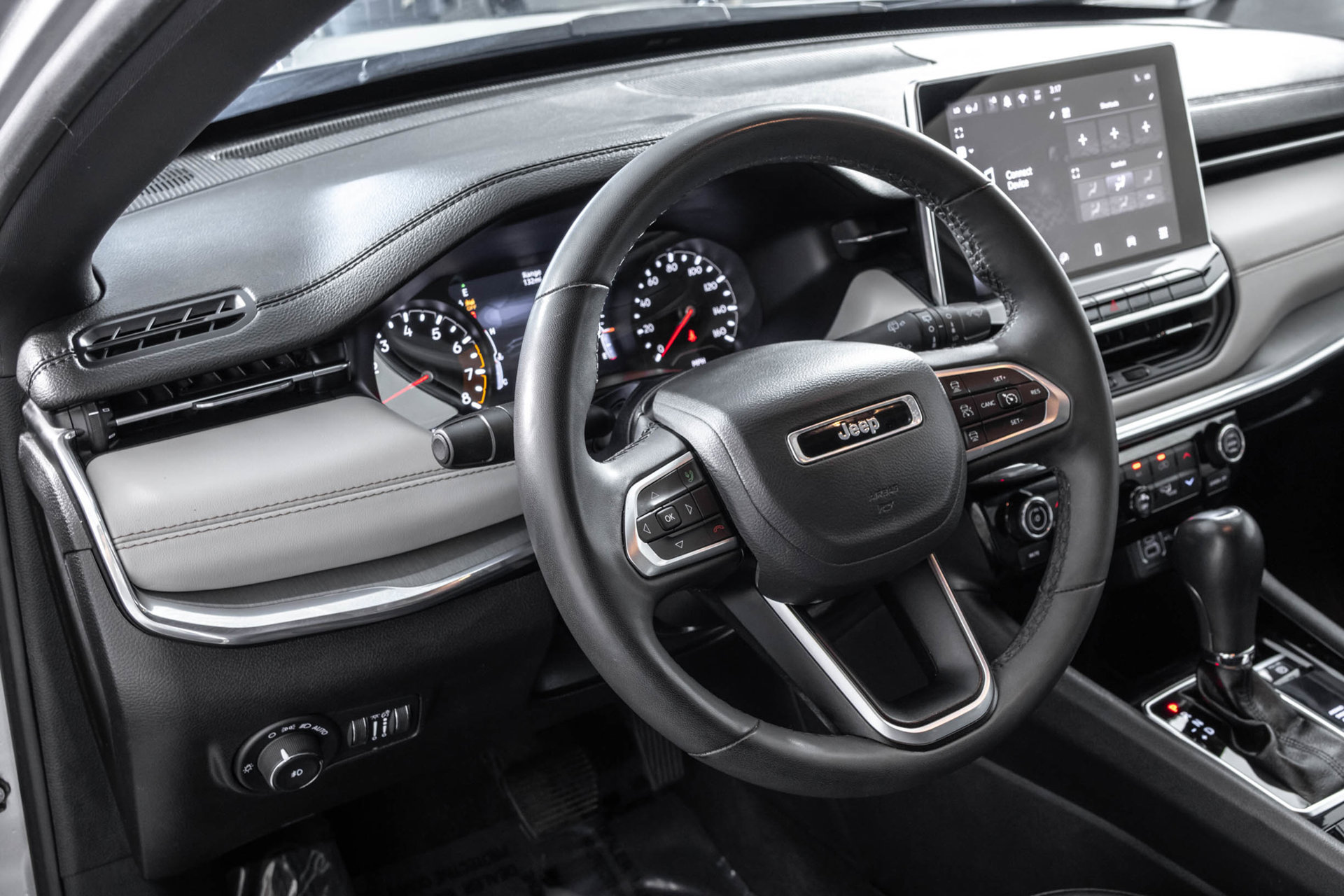 Used 2024 Jeep Compass Limited AWD/4WD image 33