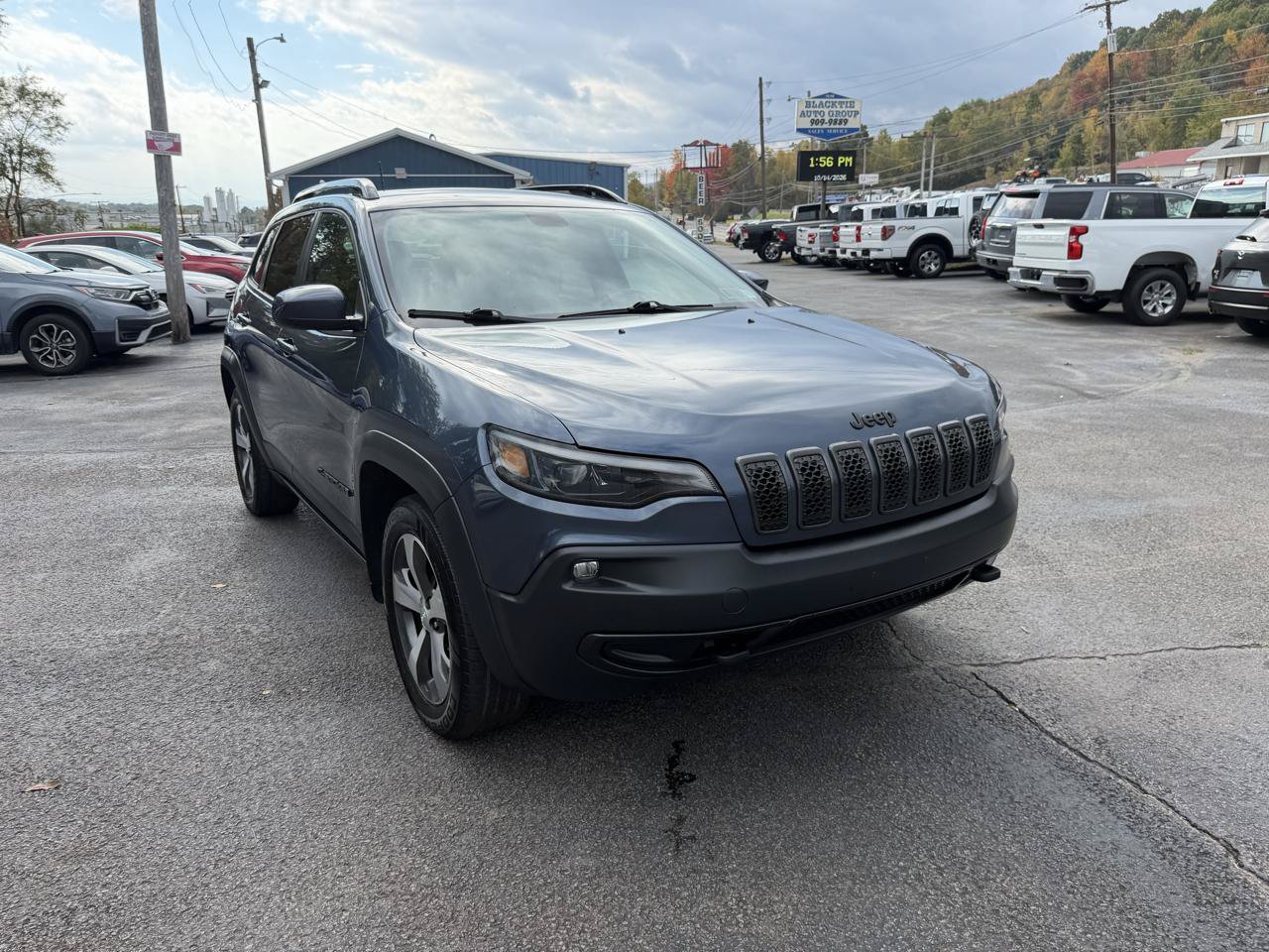 Used 2020 Jeep Cherokee Latitude w/ Quick Order Package 26F North AWD/4WD image 3