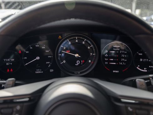 Certified 2022 Porsche 911 Carrera image 28